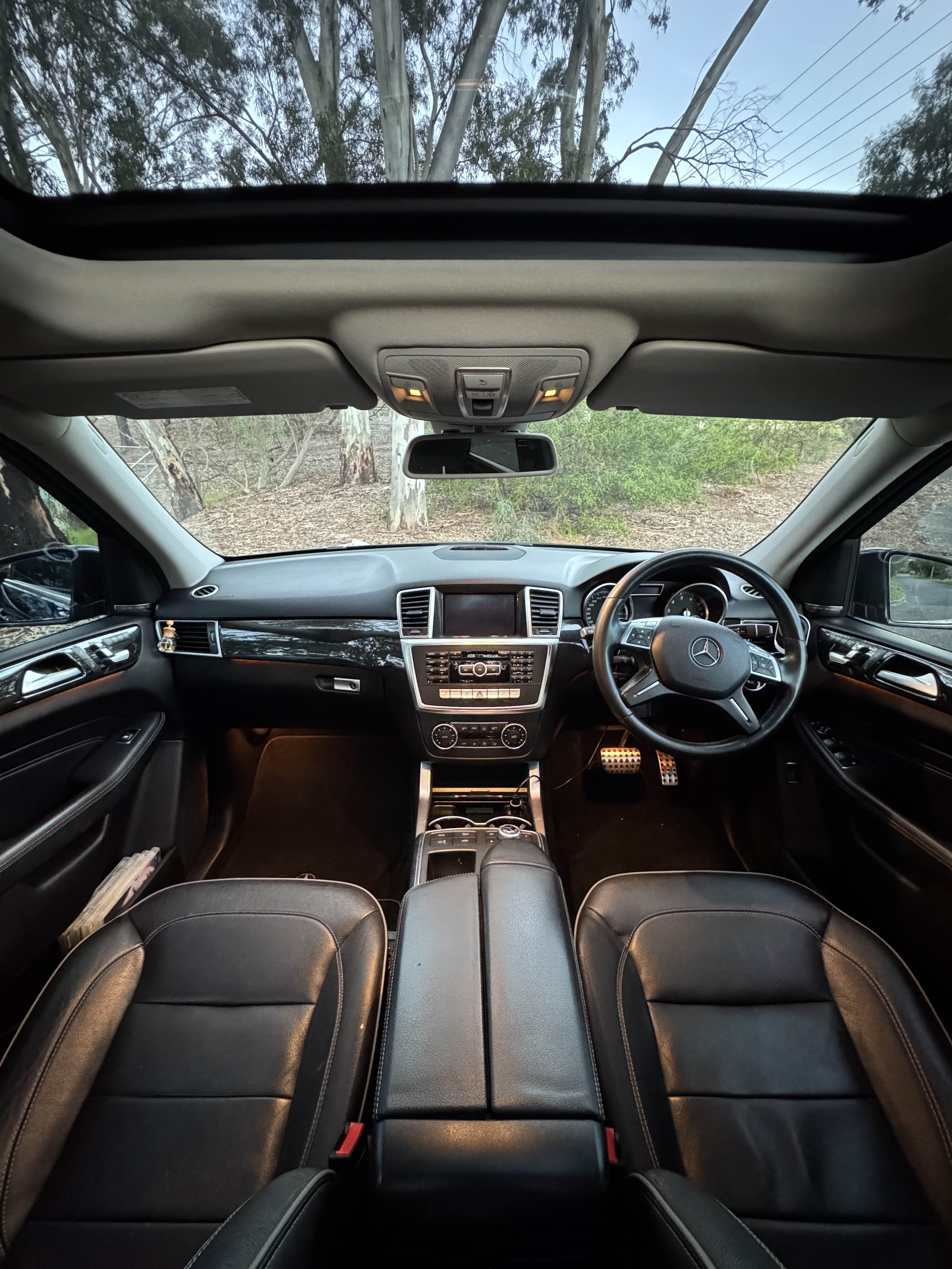 Mercedes ML500 Interior